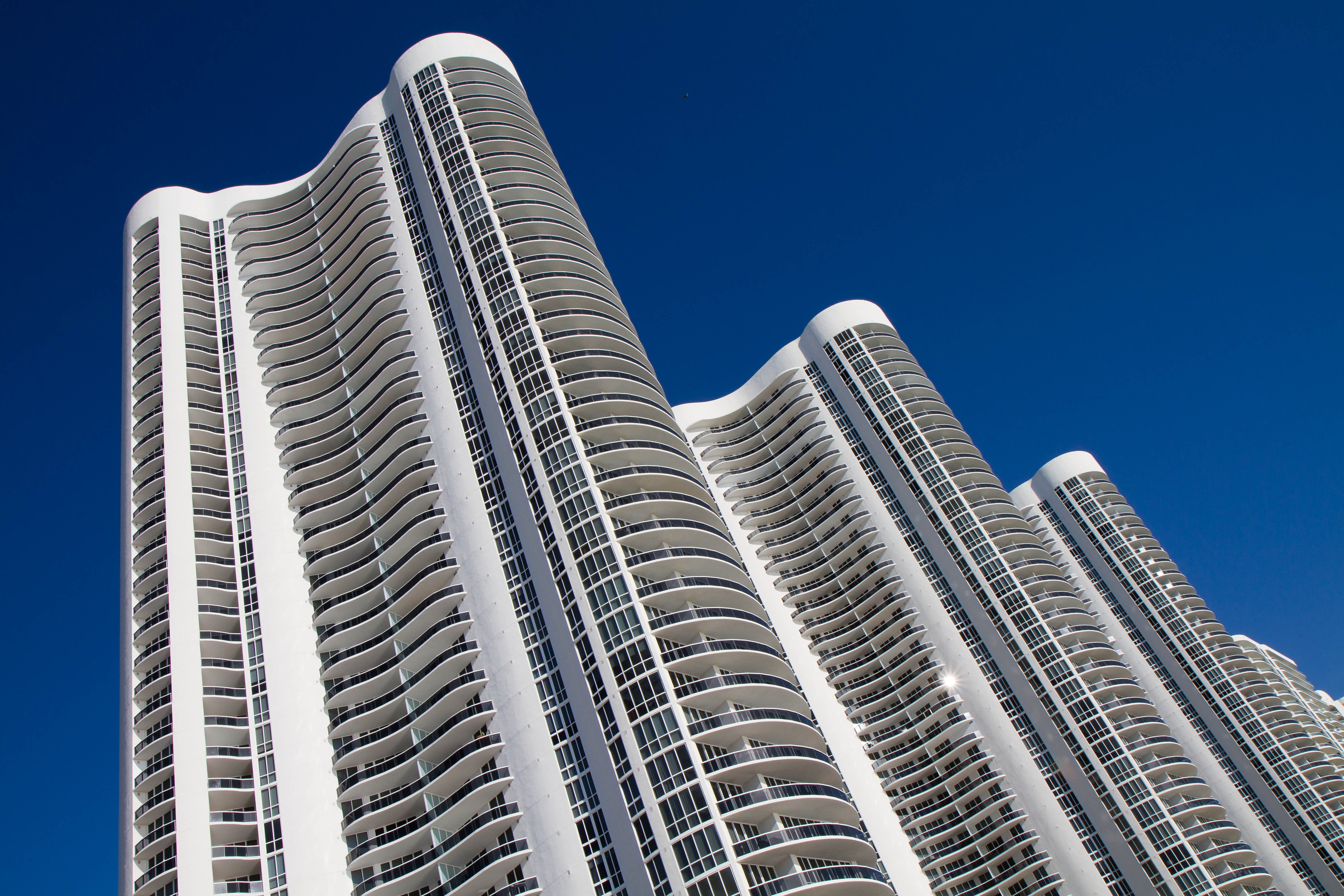 Three_trump_towers_Sunny_Isles