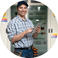 portrait-electrician-using-his-tablet-computer